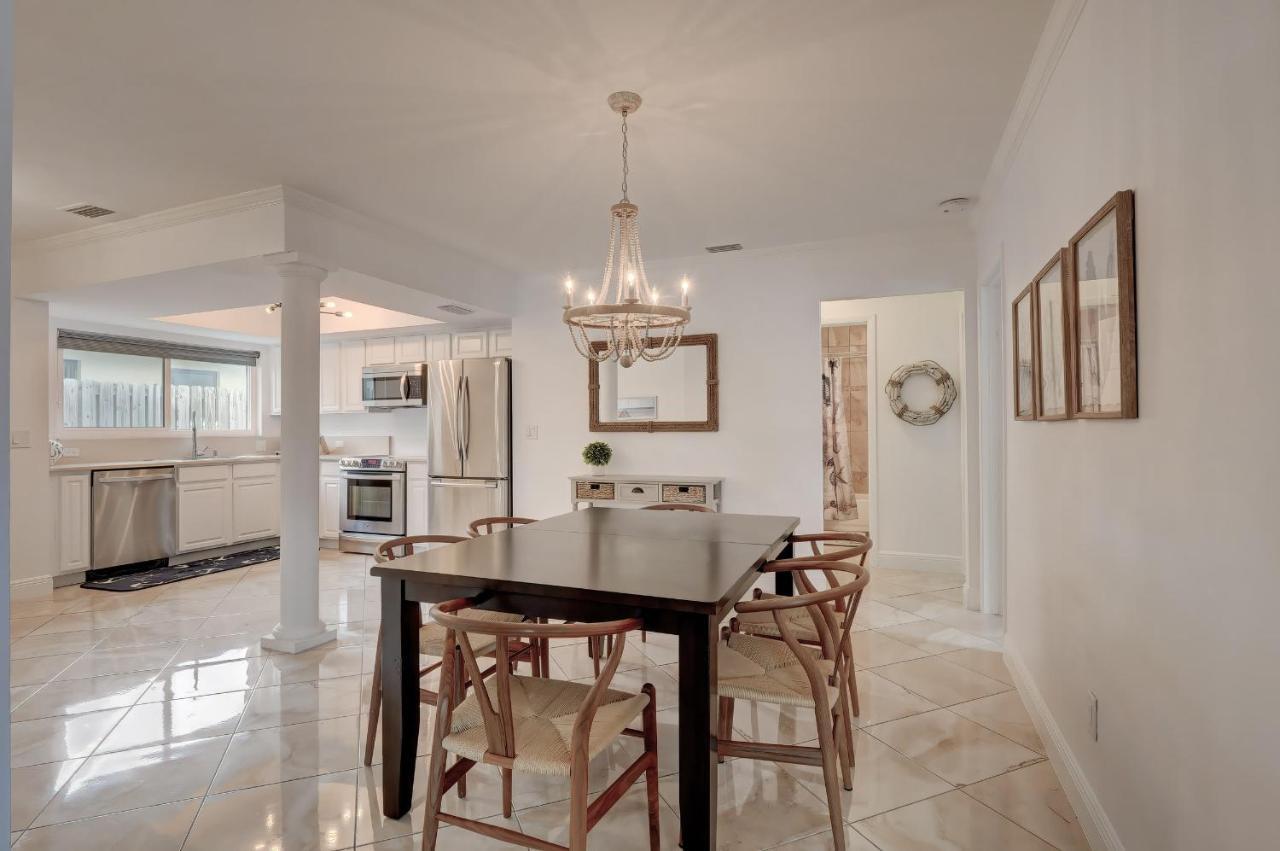 Pool Home Super Close To Vanderbilt Beach Naples Exterior photo